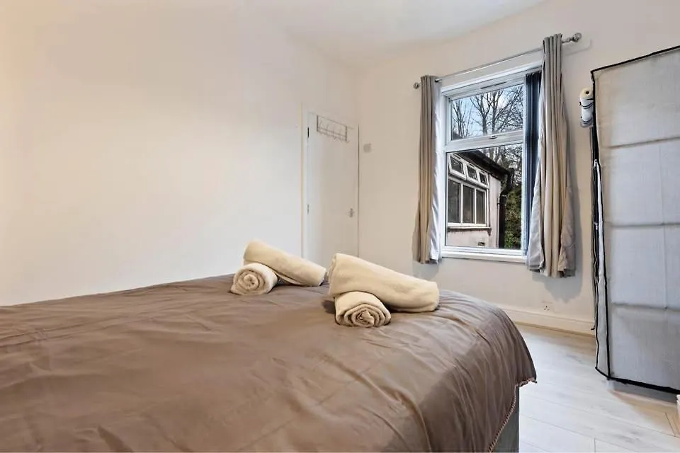 Very Cozy House In Birmingham 0*,